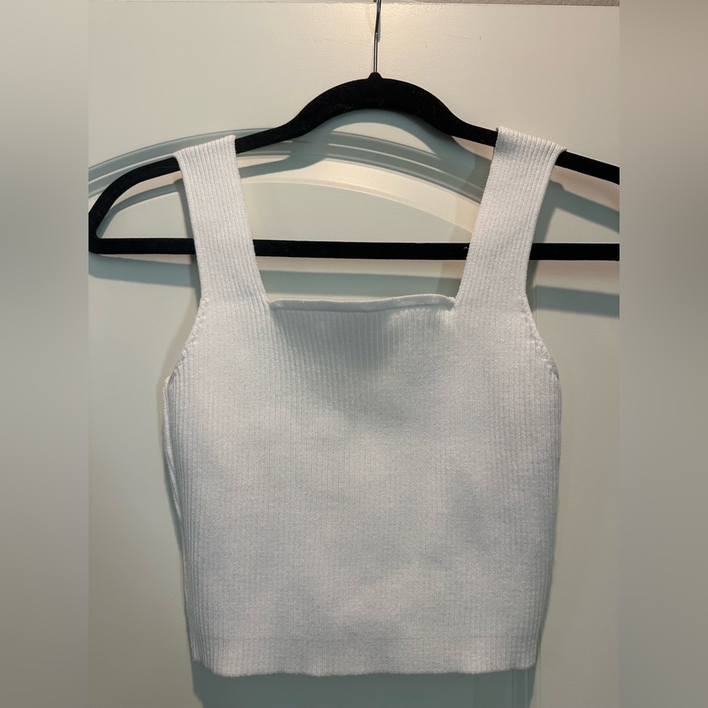 Elegant White Ribbed Women's Top